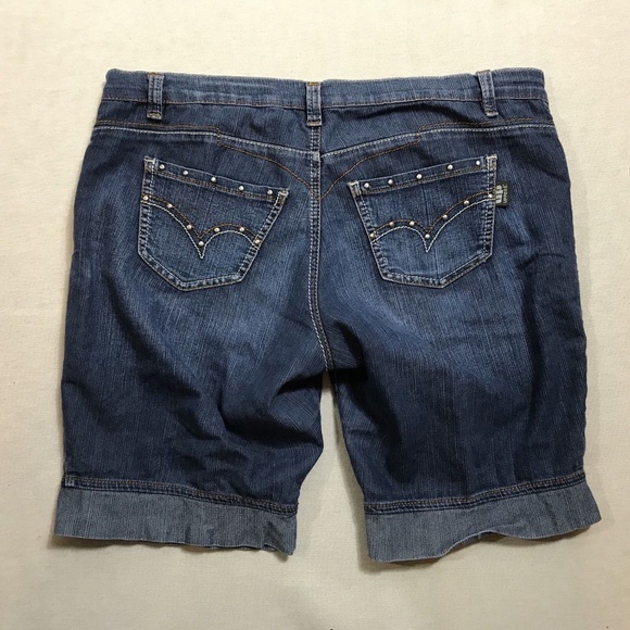 Up Uppers Size 36 Women’s Mid Rise Shorts - Picture 1 of 8